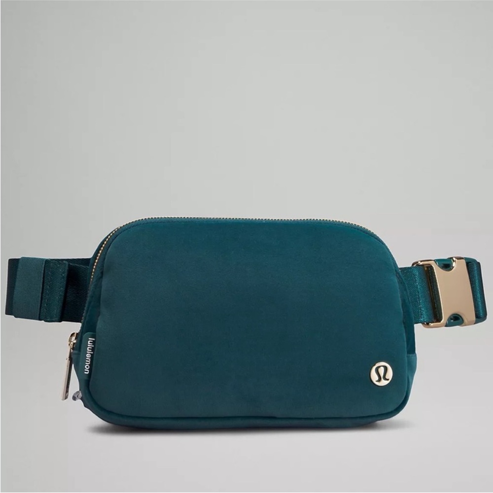 NWT Lululemon Velour Everywhere Belt Bag